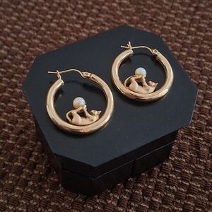 Cute 14K Gold Cat Motiff & Pearl Hoop Earrings J.A. Williams
